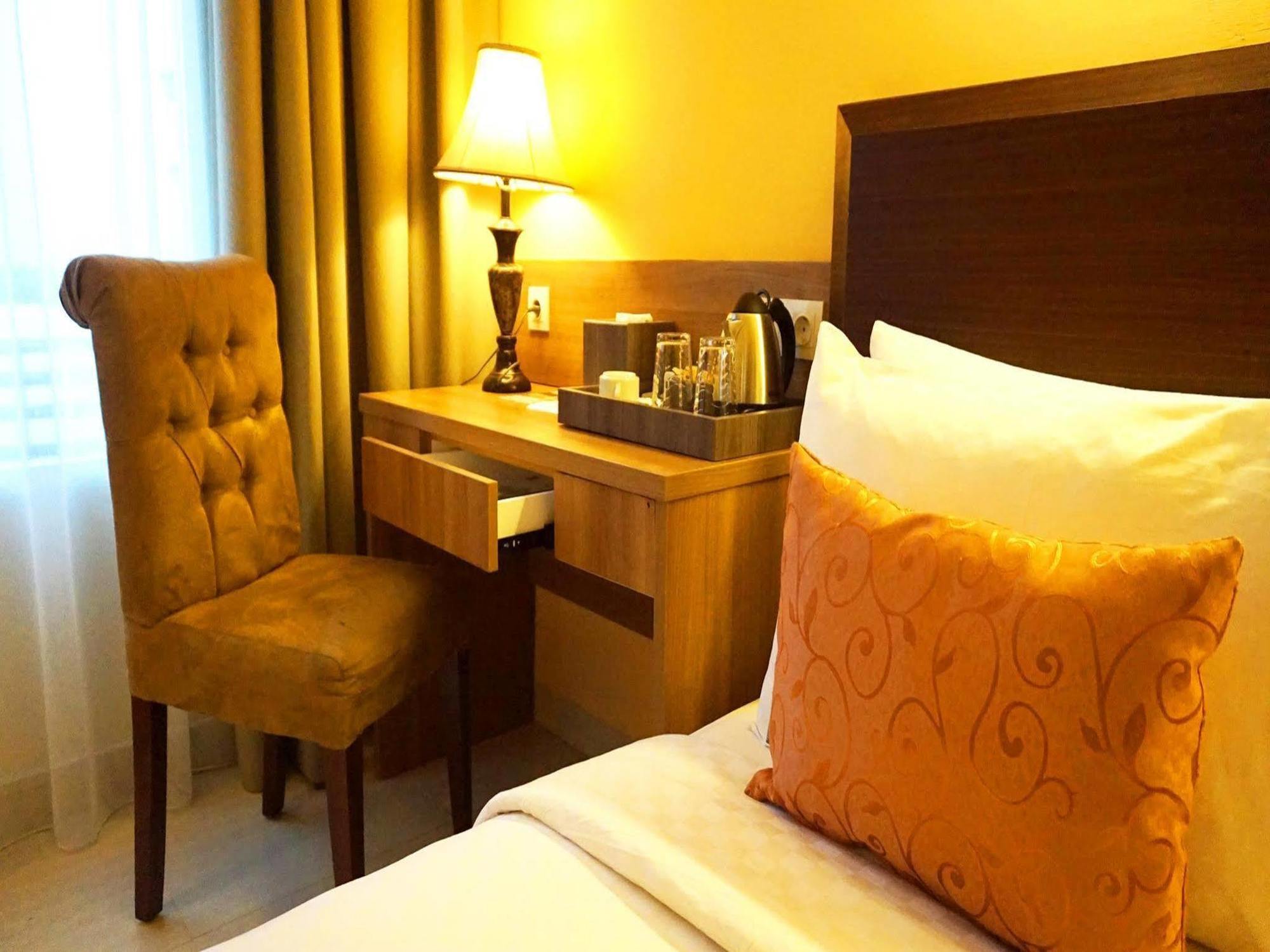Sapphire Sky Hotel & Conference Serpong Kültér fotó